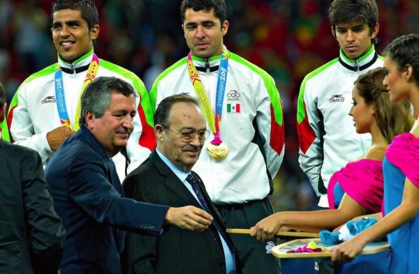 Entregó la medalla de Oro al Tri en los Panamericanos de Guadalajara 2011.