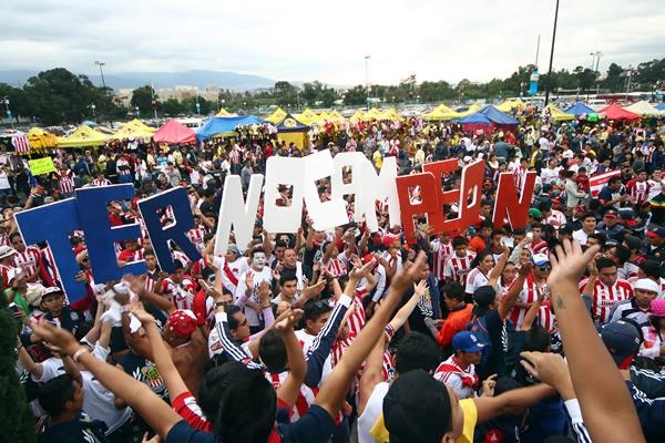 Eterno campeón, fue lo que expresaron los seguidores de Chivas.