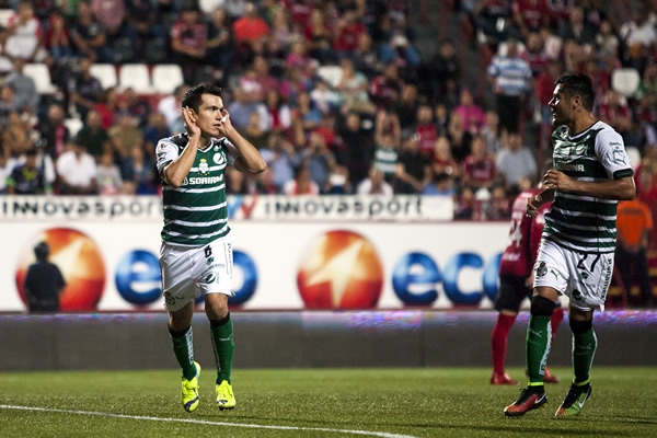 Excelente derechazo de Rodríguez que anotó para Santos.