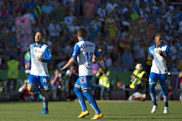 Flavio Santos marcó el primer gol al minuto 20.