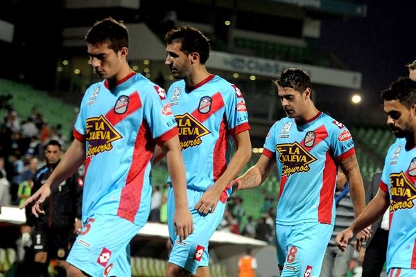 Gracias a Oswaldo Sánchez, Arsenal fue vencido por Santos Laguna.