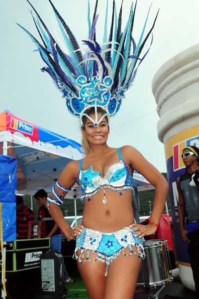 Gran colorido se vio en el Clásico Tapatío.