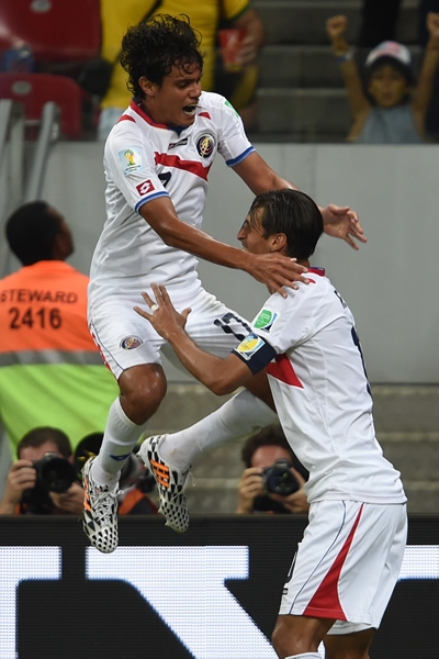 Gran festejo de Costa Rica, luego de la anotación de Ruiz.