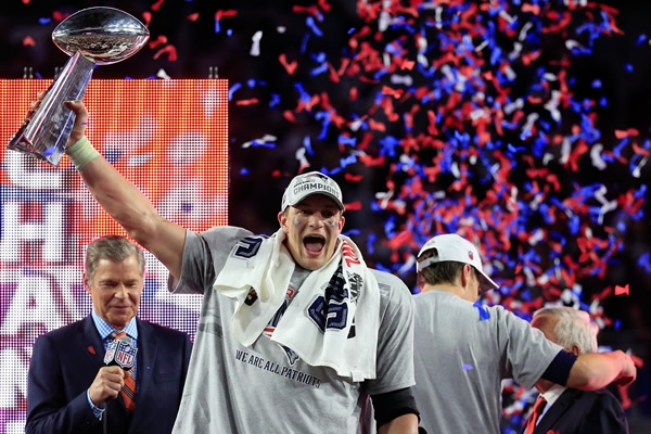 Gronkowski, pieza importante en el triunfo.