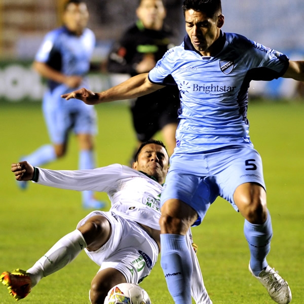 Gutiérrez juega con autoridad y cancela la garra de Montes.