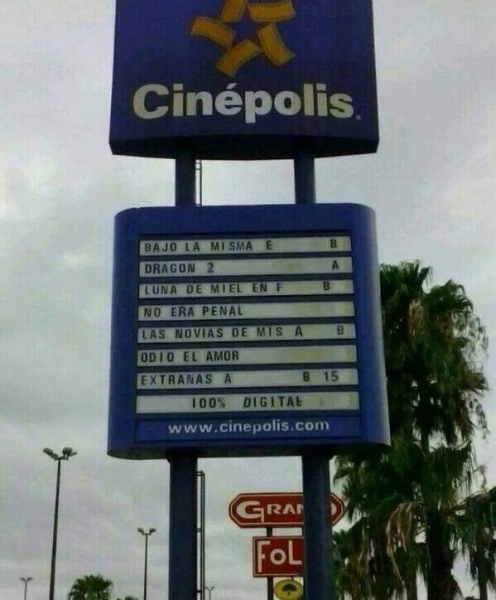 Hasta en la carteleras se leyó el no era penal.