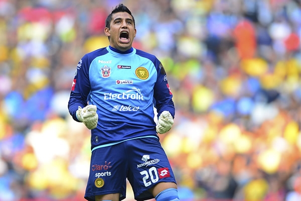 Hernández no dudo en festejar la ventaja de la UdeG.