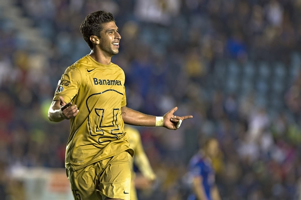 Herrera amplió la ventaja de Pumas sobre Cruz Azul.