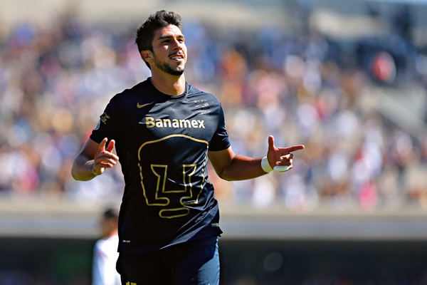 Herrera anotó doblete tras convertir el penal.