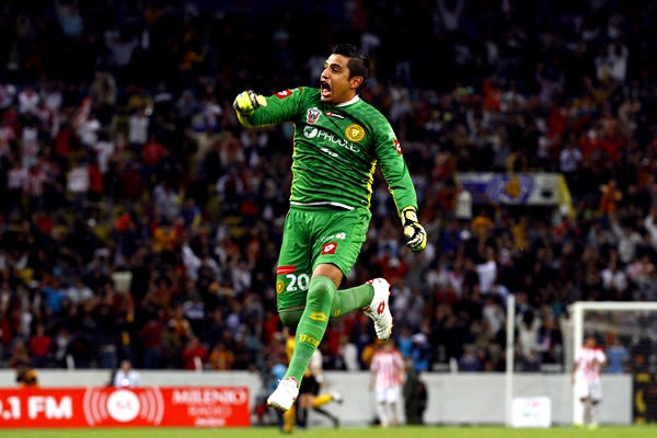 Humberto Hernández celebró con intensidad la ventaja parcial.