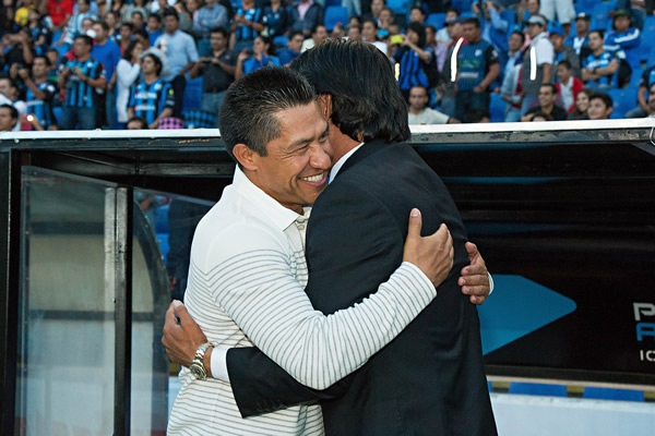 Ignacio Ambríz recibió a Saturnino.