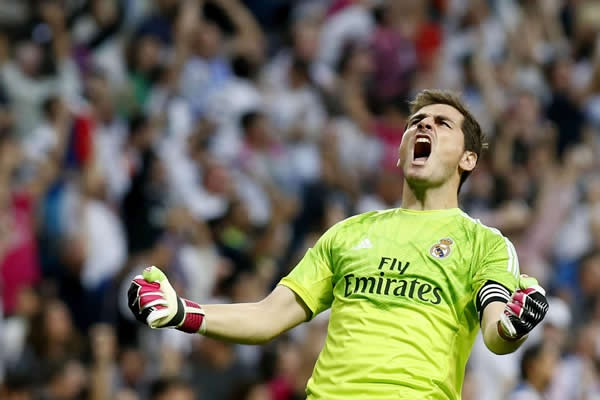 Iker Casillas celebraba el posible triunfo merengue.