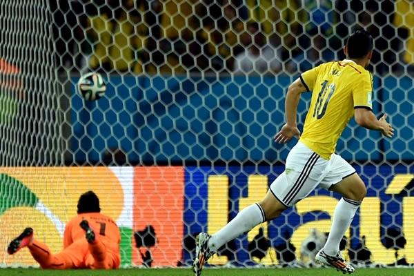 James firmó el doblete tras un centro de Cuadrado.