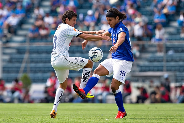 Jerry Flores tuvo un destacado encuentro en el debut celeste.