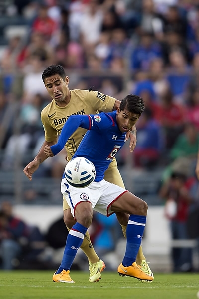 Joao Rojas tuvo que salir por una molestia en el muslo.