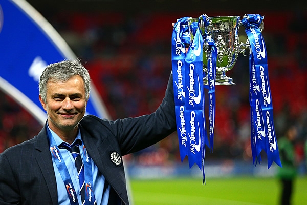 Jose Mourinho durante la celebración por la obtención de la Copa inglesa.