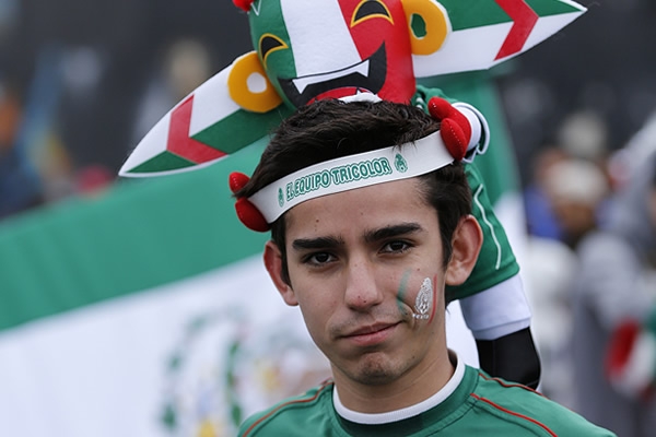 Kin siempre entre la afición.