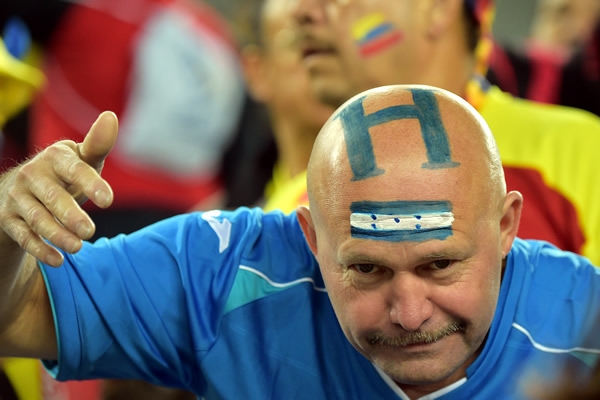 La afición centroamericana espera el triunfo de su Selección.