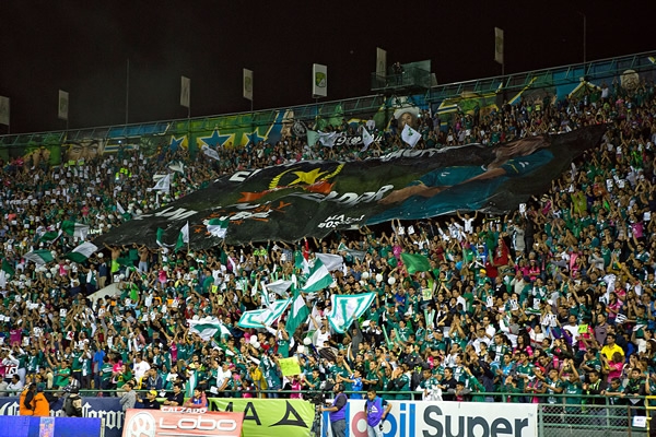 La afición de León respondió.