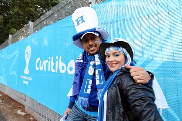 La afición hondureña realizó el viaje a Curitiba.