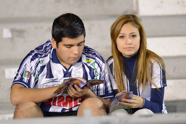 La afición regia presente en la cancha del Tec.