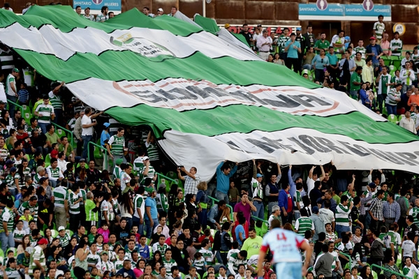 La afición se unió al festejo de los suyos.