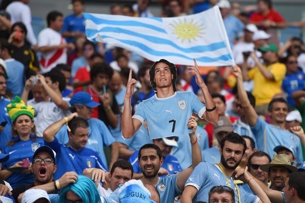 La afición uruguaya fue mayoria en el estadio.