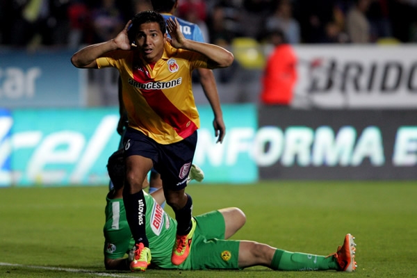 La anotación tuvo como cómplice una gran jugada de Zamorano.