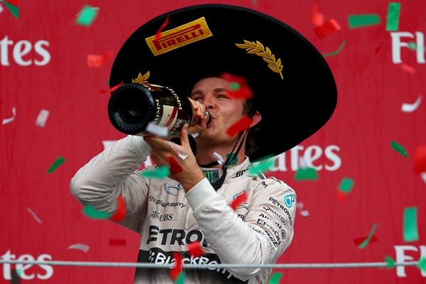 La celebración en el podio.