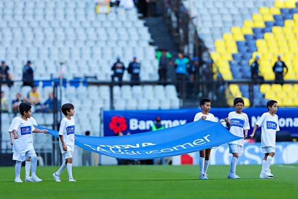La ceremonia protocolaria no puede faltar.