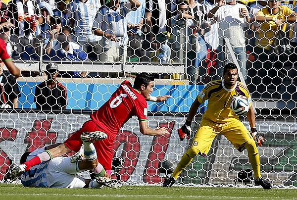 La escuadra de Irán casi sorprende con la anotación a Argentina.