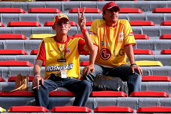 La gente aún no llena el Estadio.