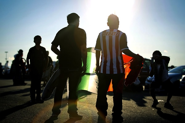 La gente de Chivas siempre presente, Fabián está en la cancha.