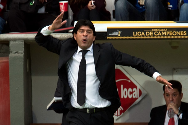 La reacción de Saturnino Cardozo tras el tanto de Pavone.