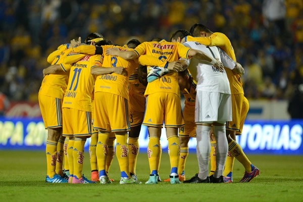 La reunión previa al inicio del cotejo.