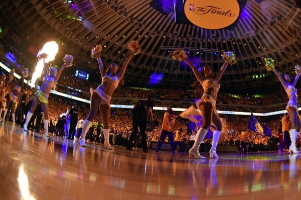 Las bellas musas de los Campeones de NBA.