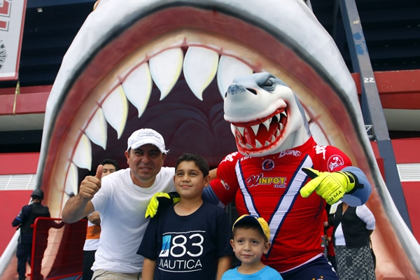 Las familias veracruzanas aprovecharon la oportunidad de apoyar a su equipo.