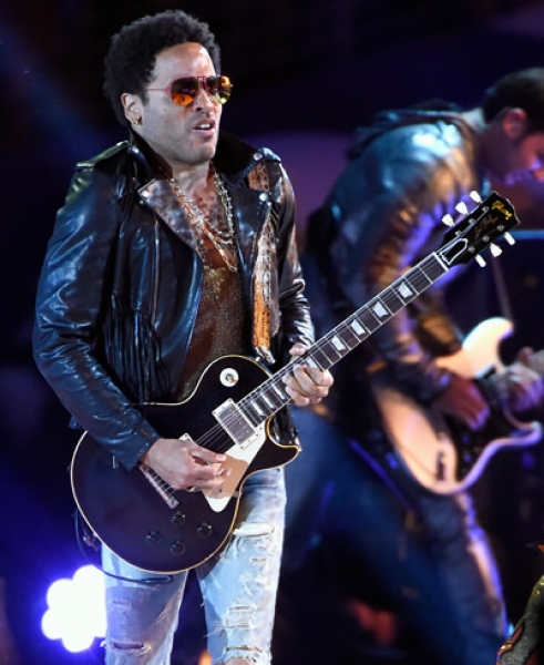 Lenny Kravitz y Katy interpretaron I kissed a girl.