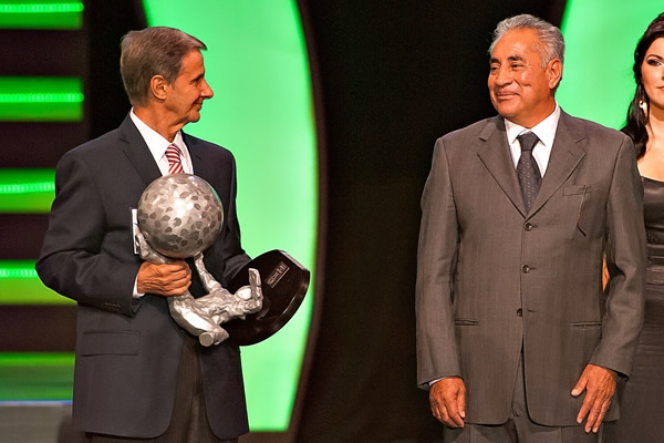 Leonardo Cuéllar, agradeció a los que apoyan al futbol femenil.