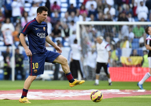 Lionel Messi calentó un par de horas antes de iniciar el partido.