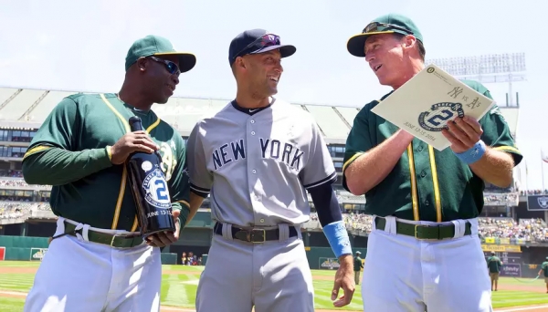 Los Athletics regalaron una botella de vino cosecha del 2009 a Jeter.