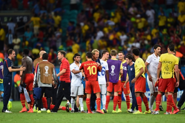 Los belgas agradecieron a la afición y estarán en Cuartos de Final.