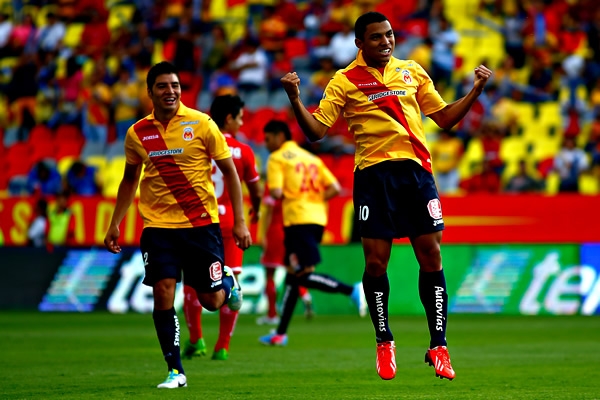 Los contragolpes de Monarcas son pocos pero contundentes, 3-2.