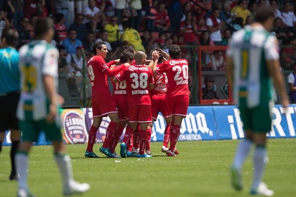 Los Diablos festejaron en grande el empate y la voltereta.