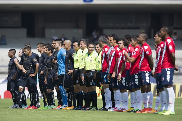 Los dos equipos cumplieron con el protocolo.