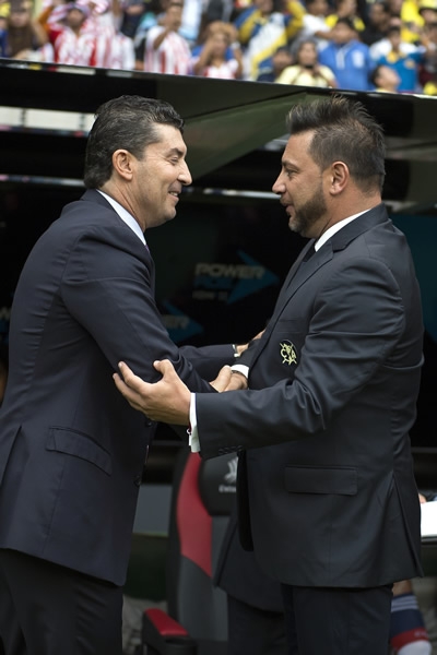 Los estrategas se mostraron tranquilos ante el duelo.