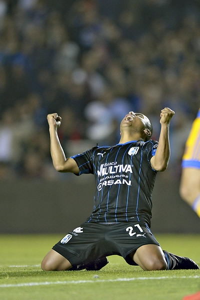 Los Gallos le jugaron de tú a tú a Tigres.