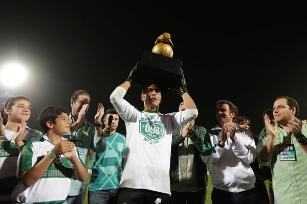 Los Guerreros también otorgaron un reconocimiento al arquero.