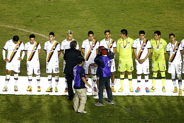Los jugadores de Coras recibieron sus medalla de subcampeones.