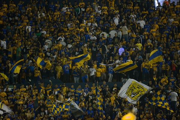 Los Libres y Lokos siempre apoyando a su equipo.